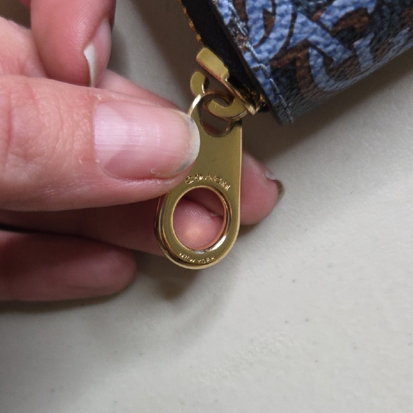 Coach Accordian  Zip Wallet - Picture 2 of 11